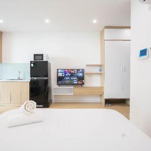 Studio lake view Vinhomes Dcapital in Cau Giay