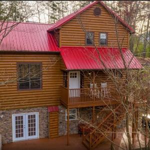 Enchanted Memories Hot Tub FREE Attraction tickets Theater Room WIFI!!!