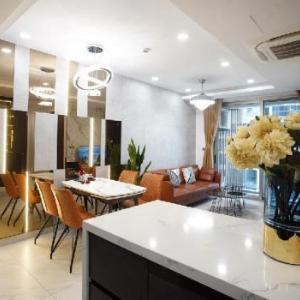 Midtown M7  2BR Daily Clean in Phu My Hung