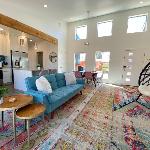 Timber & Tin E 2Bed 2Bath w Pool & Rooftop Deck