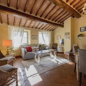 Maria Farmhouse Apartment in Wine Resort in Lucca