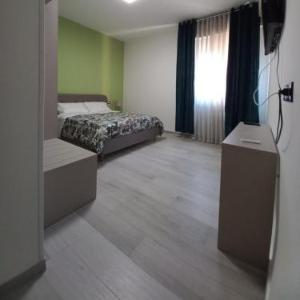 L.ADY HOME