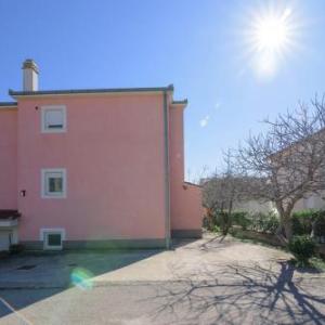 Apartments with parking space Kastel Novi Kastela - 20690