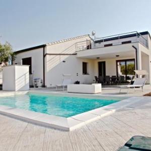 Villa of Wings (by Vacation Service)