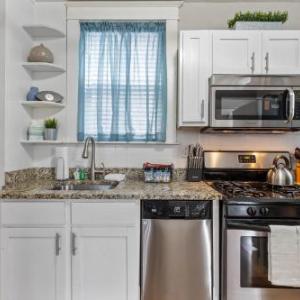 4BR Near Forest Park Zoo & Missouri Botanical Garden | Free Parking | STL