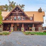 Alpine Oasis- Secluded Cabin 17 acres Outdoor Swimming Pool Access Tennessee