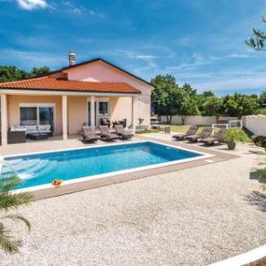 Three-Bedroom Holiday home Pula with an Outdoor Swimming Pool 07