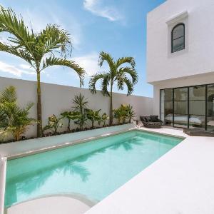 Sundar Villas Estate: Tropical 3BR Villa in Great Location