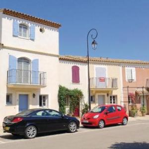 Three-Bedroom Holiday home Aigues-Mortes 0 05