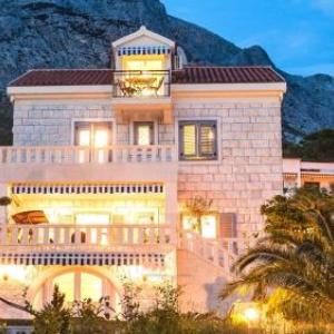 Apartments by the sea Brela Makarska - 20708