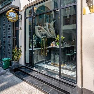 White Lotus - Boutique