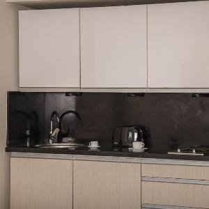 SUITE BACK VIEW 122