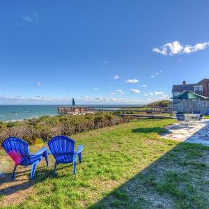 Charming Cape Cottage—Ocean Views Private Beach