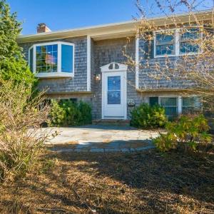 Beach Dreams: Ocean Views Room for All