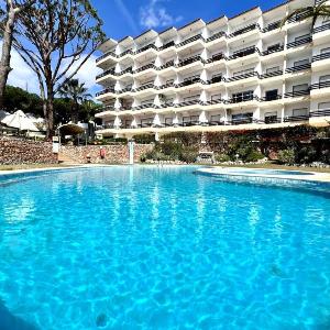 Vilamoura Palm Tree With Pool by Homing