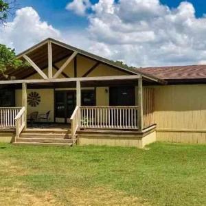 Lakefront Cottage - 25