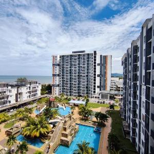 Sea&Pool View-WaterPark-Netflix-2BR-SwissGarden_L7