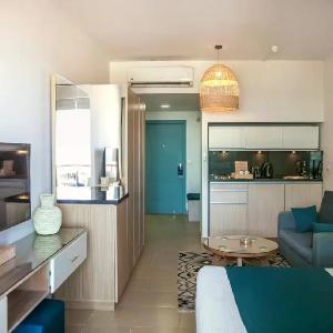 SUPERIOR SUITE WITH SEA VIEW 319