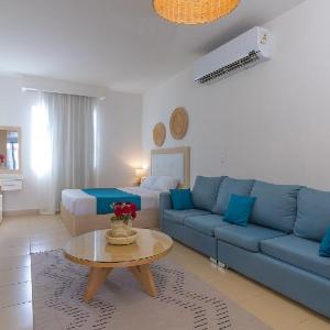 SUITE BACK VIEW 321