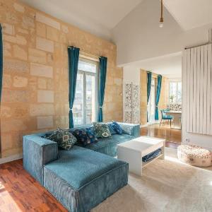 Large bright duplex in Bordeaux