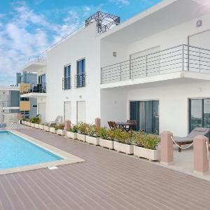Meia Praia Poolside to Seaside Retreat #1936