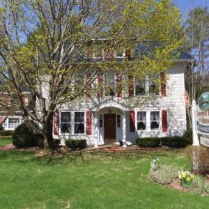 Conway Scenic Railroad Hotels - Covered Bridge House