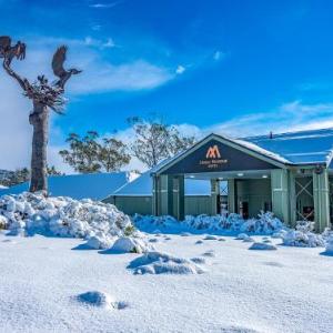 Lake Barrington International Rowing Course Hotels - Cradle Mountain Hotel