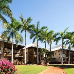 Father McMahon Oval Cable Beach Hotels - Seashells Broome