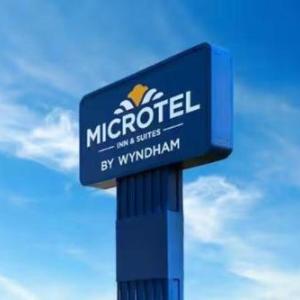 Microtel Inn & Suites by Wyndham Boisbriand