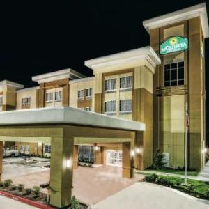 Hotels near Victoria Community Center Arena - La Quinta by Wyndham Victoria - South