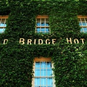 Peterborough Cathedral Hotels - The Old Bridge