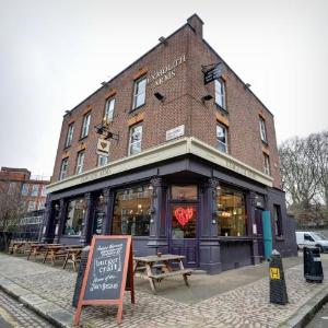 Hotels near 21Soho London - PubLove @ The Exmouth Arms Euston