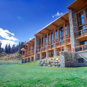 Sunshine Mountain Lodge