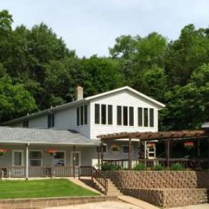 Little Bluff Inn