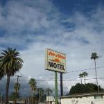 Sunshine Motel