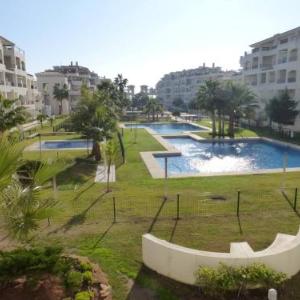 Beautiful 2 bedroom 2 bathroom apartment with pool