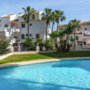 Riviera apt with pool by Costarentals - Ref 82