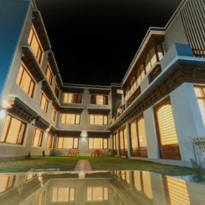 Crown Himalaya Hotel