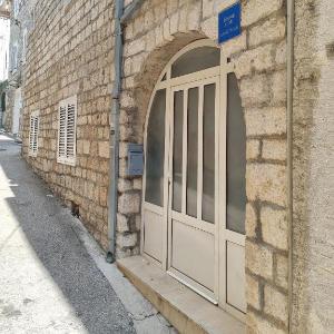 Apartments by the sea Makarska - 21425