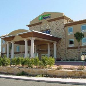 Holiday Inn Express & Suites Fredericksburg