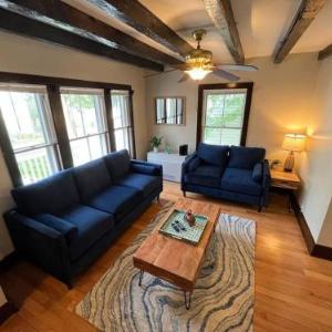 Cozy 3BR Beach House by the Sea
