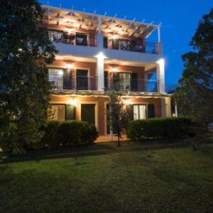 Dina Apartments