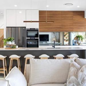 Unit 8 Nereus Stunning and Sophisticated 3 Bedroom Apartment with View