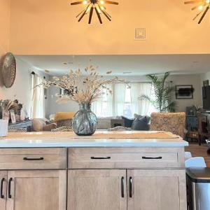 Modern Family Home in Middletown RI- just 4 mi to Newport!