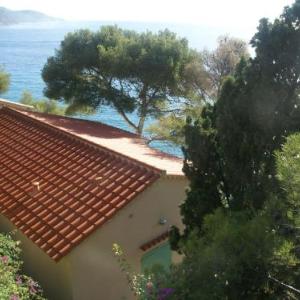 Sea-View Holiday Home in Rayol-Canadel-Sur-Mer with Garden