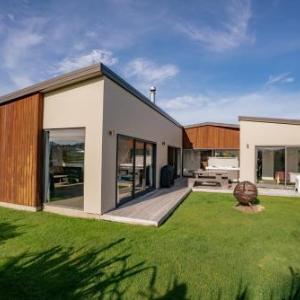 Casa Central - Wanaka Holiday Home