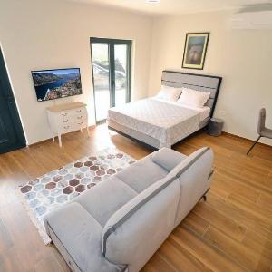 Urban escape for two in Kotor
