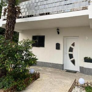 Apartments with parking space Podstrana Split - 21505