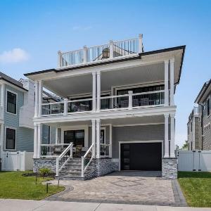 Beautiful Brand New 5BR Home Steps from the Beach