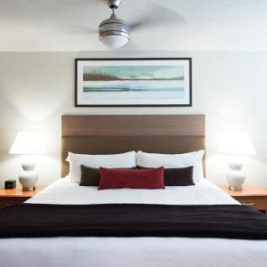 Hotels near Chan Centre For The Performing Arts - West Coast Suites At Ubc